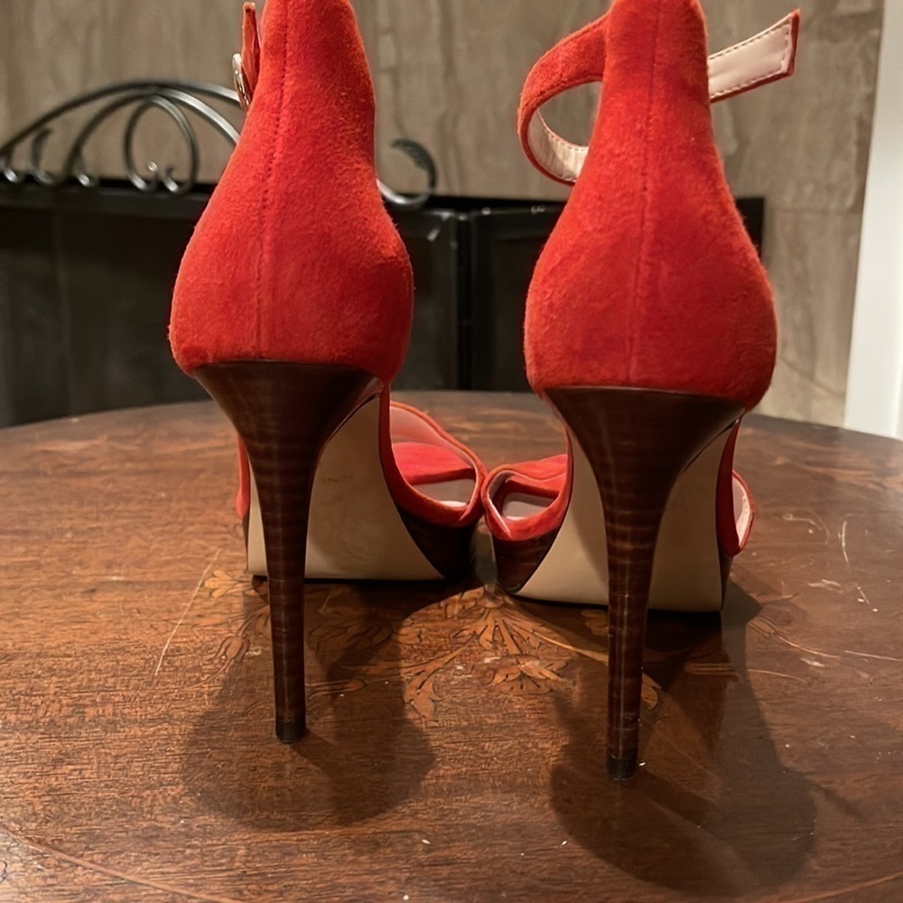 Nine West ⭐️red suede shoes - Picture 3 of 5